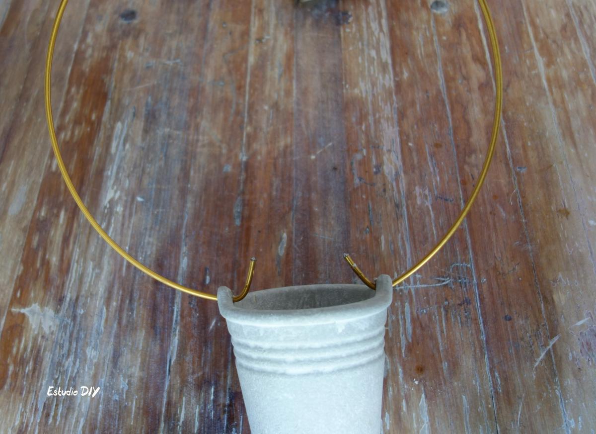 macetero colgando