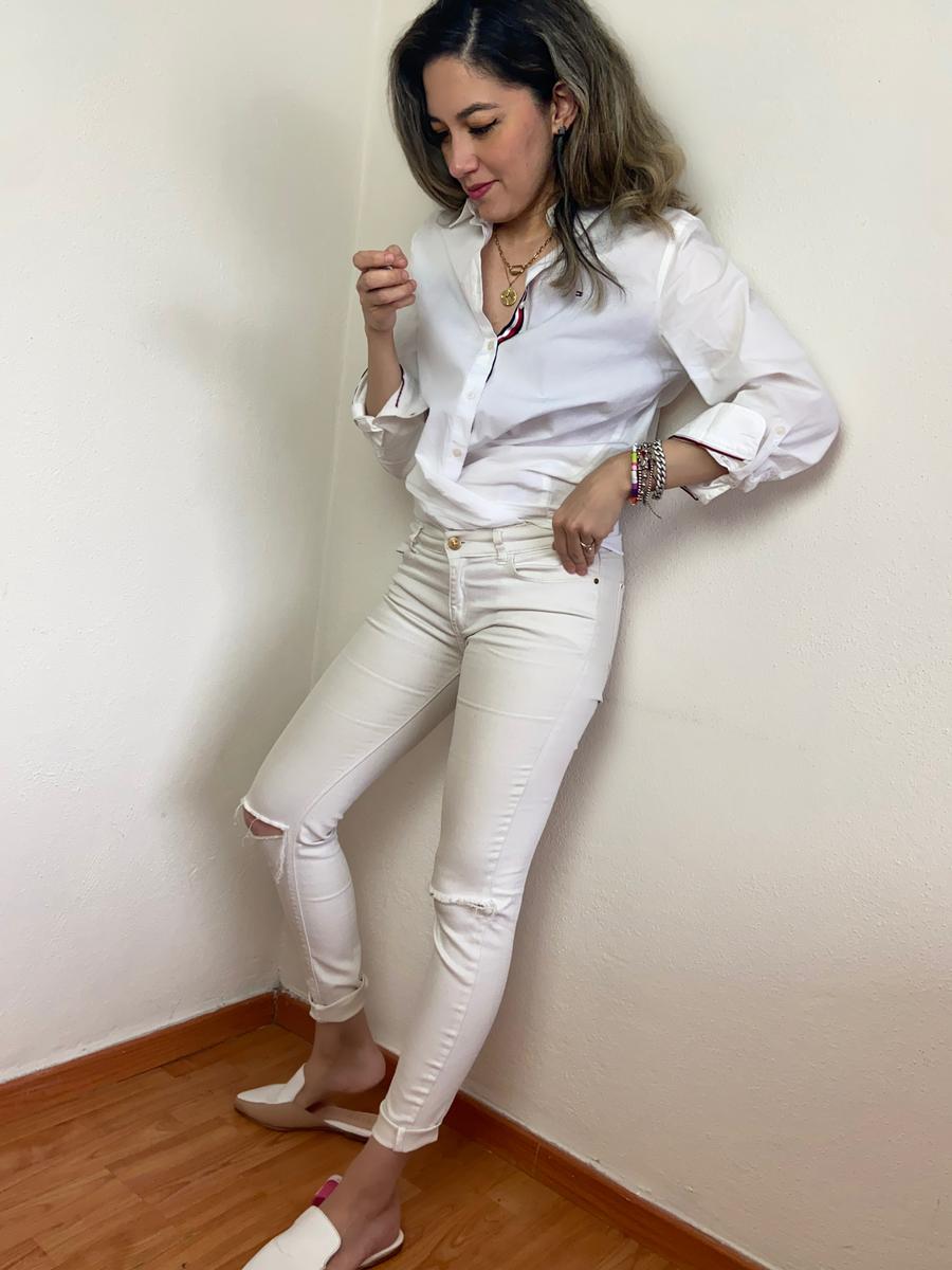 outfits con camisa blanca