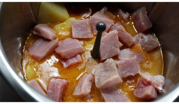 Ponemos el atún y cocinamos todo junto