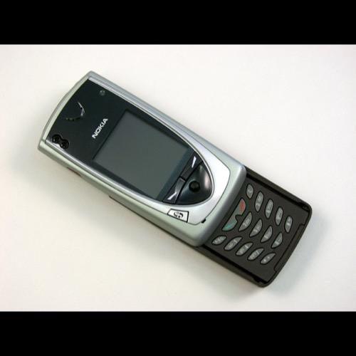 Gadget Vintage Smartphone. Nokia 7650. 2002