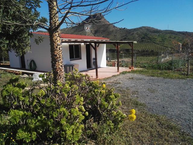 Casas rústicas alejadas de la ciudad