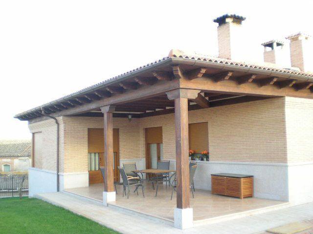 Diseños de porches con columnas de madera