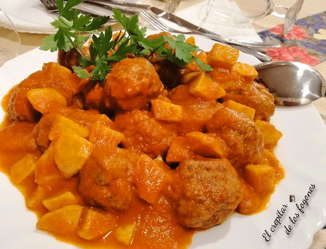 albóndigas con salsa