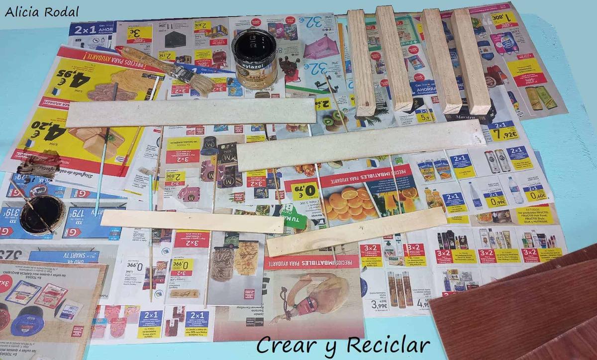 En este tutorial te muestro Cómo hacer un mueble multiusos, que sea una mesa, un baúl y al mismo tiempo una acogedora casa y cama para tu gato, y lo mejor de todo es que lo puedes hacer tú mismo con materiales reciclados. Diy