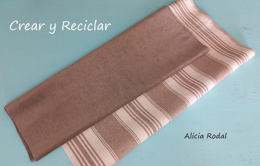 En este tutorial te muestro Cómo hacer un mueble multiusos, que sea una mesa, un baúl y al mismo tiempo una acogedora casa y cama para tu gato, y lo mejor de todo es que lo puedes hacer tú mismo con materiales reciclados. Diy