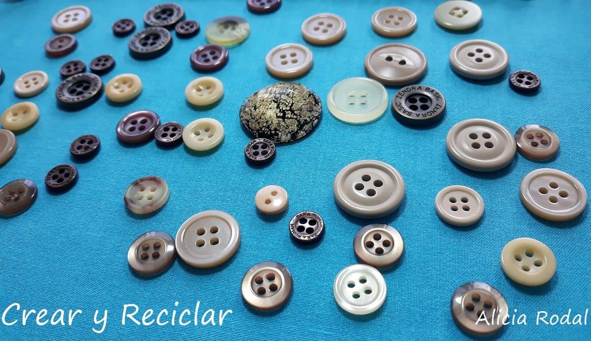 En esta publicación te explico qué hacer con la ropa que se queda pequeña o que ya no usamos para darle una segunda vida. Diy. Reciclaje