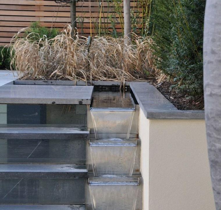 fuentes-del-jardin-idea-cascada-escalones