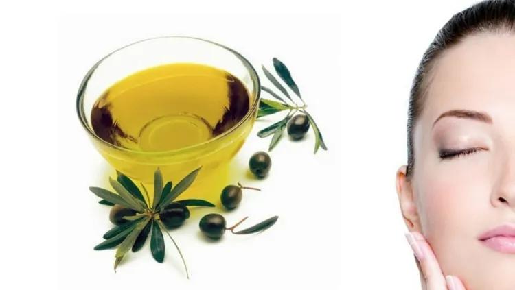 uso de aceite de oliva en la cara para actuar como un antiinflamatorio natural para ayudar a curar heridas