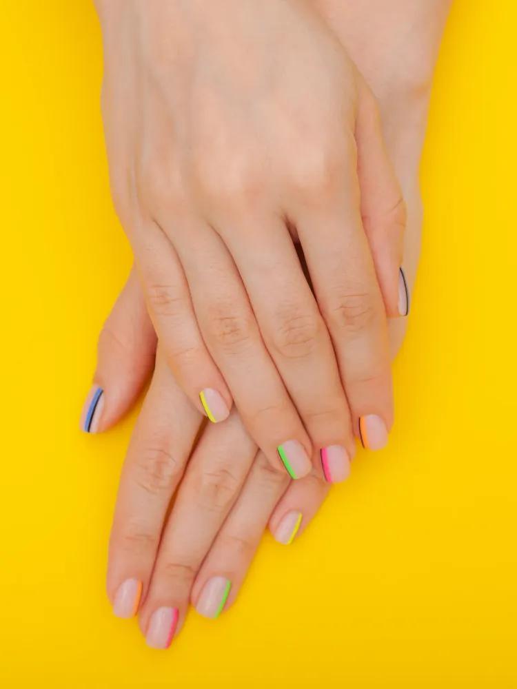manicura como quitar las uñas postizas