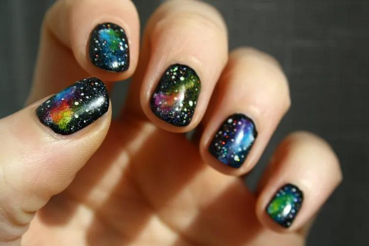 Cómo quitar la guía de uñas postizas.