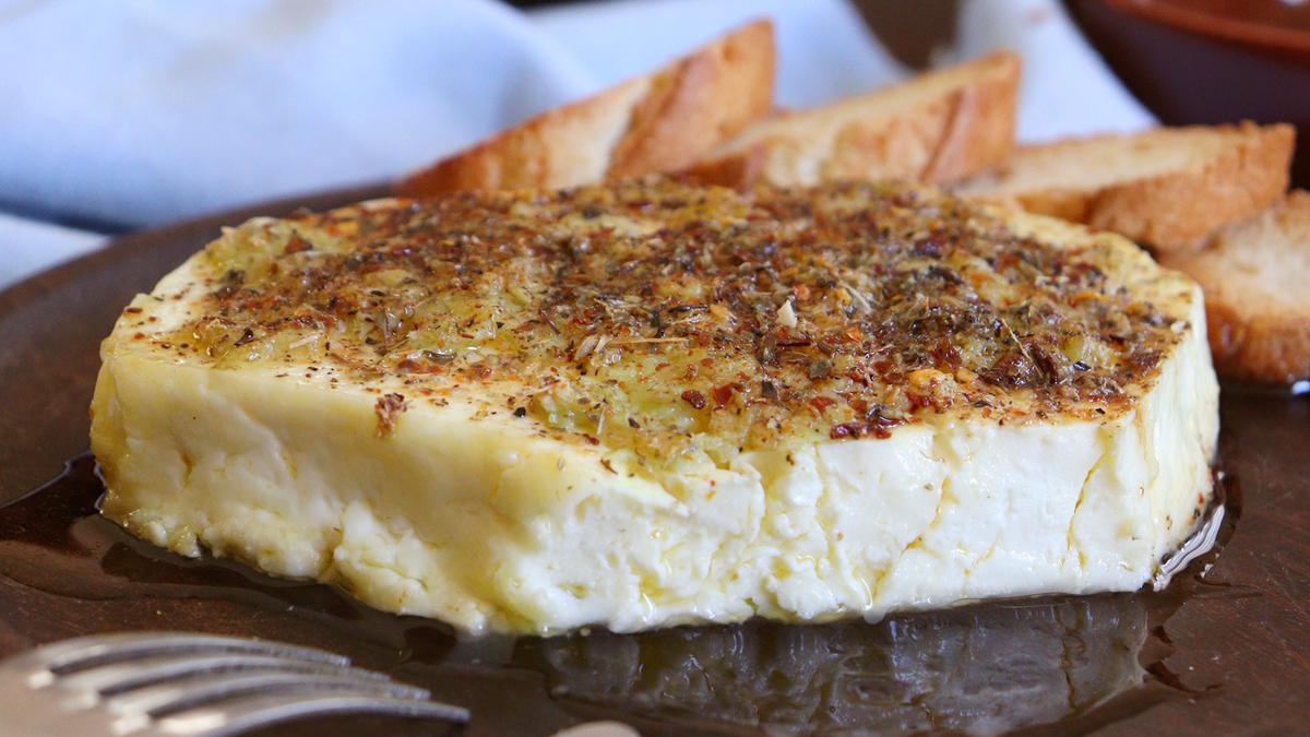 queso feta al horno aperitivo