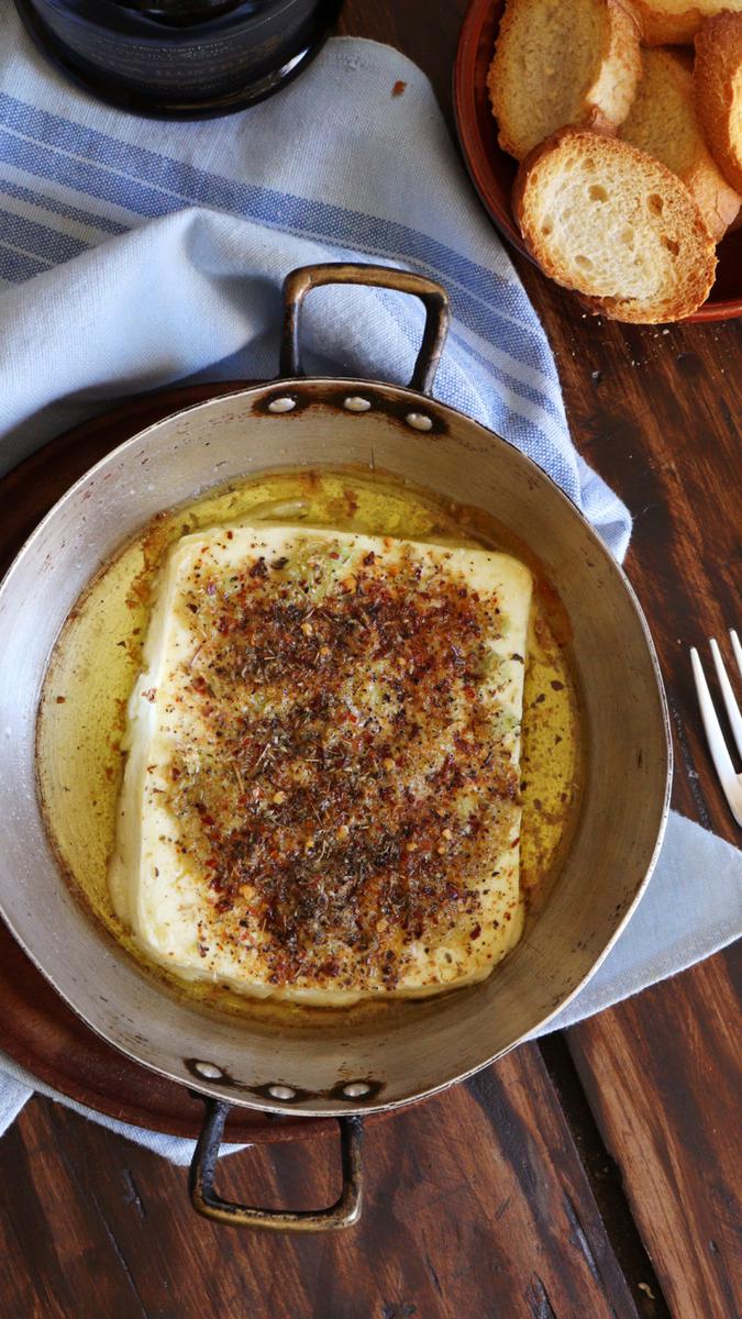 queso feta al horno aperitivo