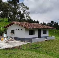 Casas de campo con techo de teja