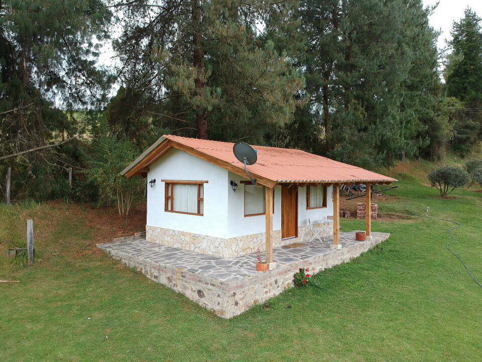 Casas de campo con techo de teja