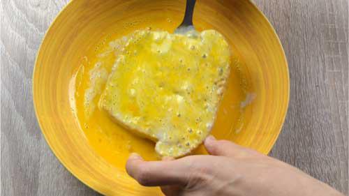 pasar tostadas francesas por huevo
