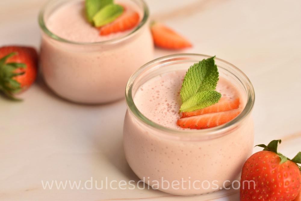 Mousse de fresas y queso fresco sin azucar