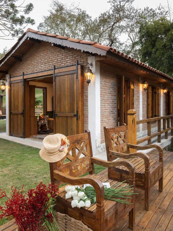 Modelos de casas de campo estilo rústico y techos de teja