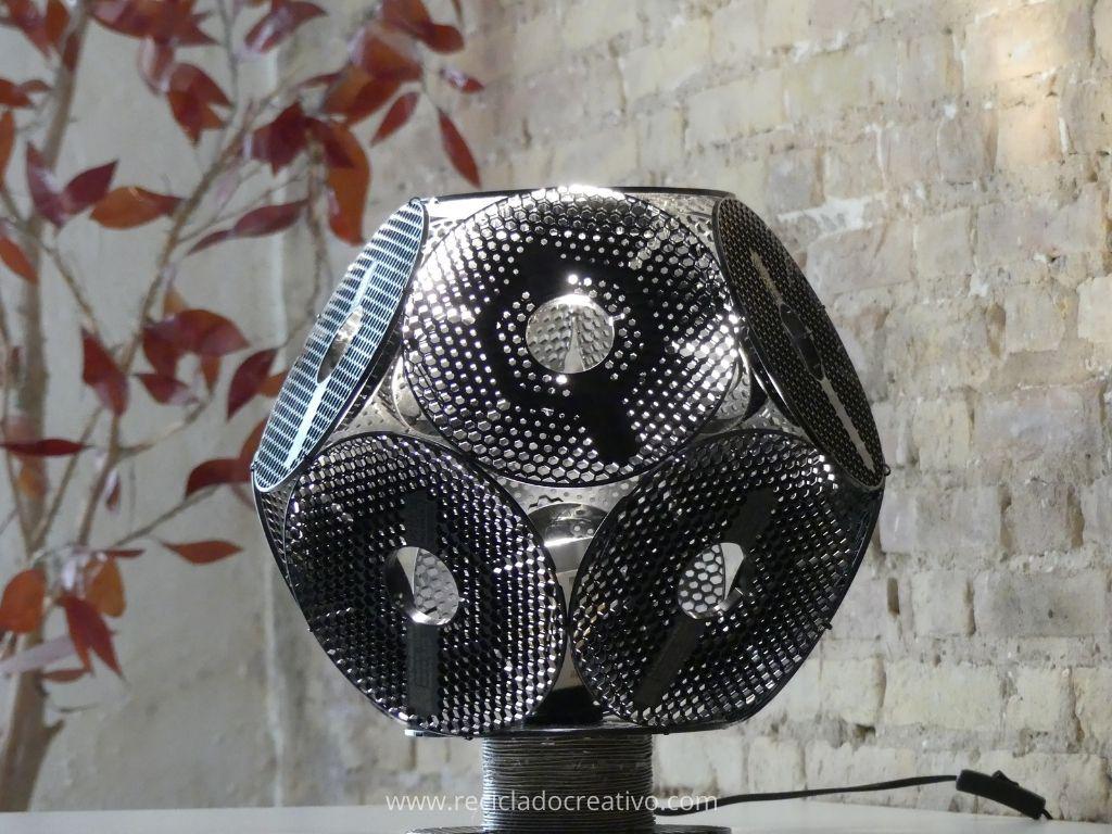Lámpara reciclando carretes de filamento impresora 3d
