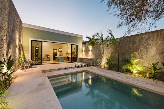 Diferentes estilos de piscina para casas de campo