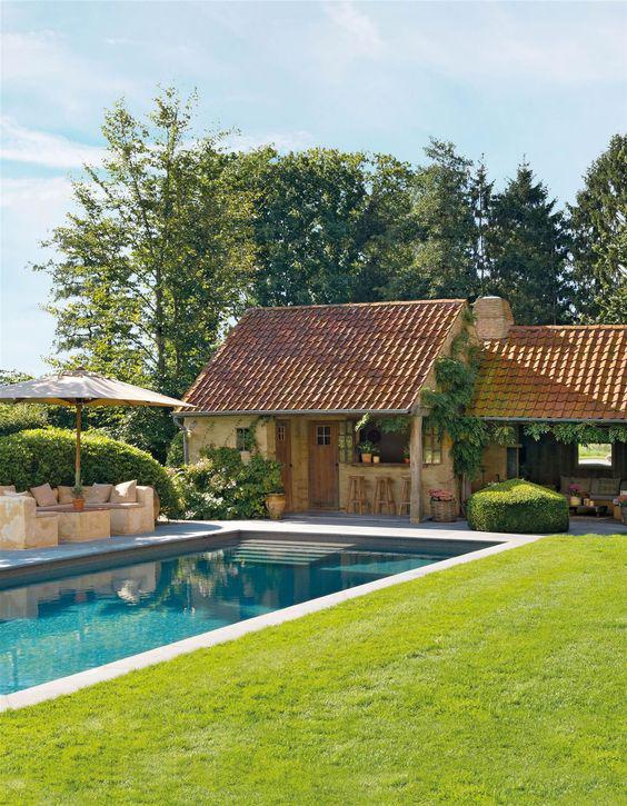 Casas de campo con jardín amplio y piscina