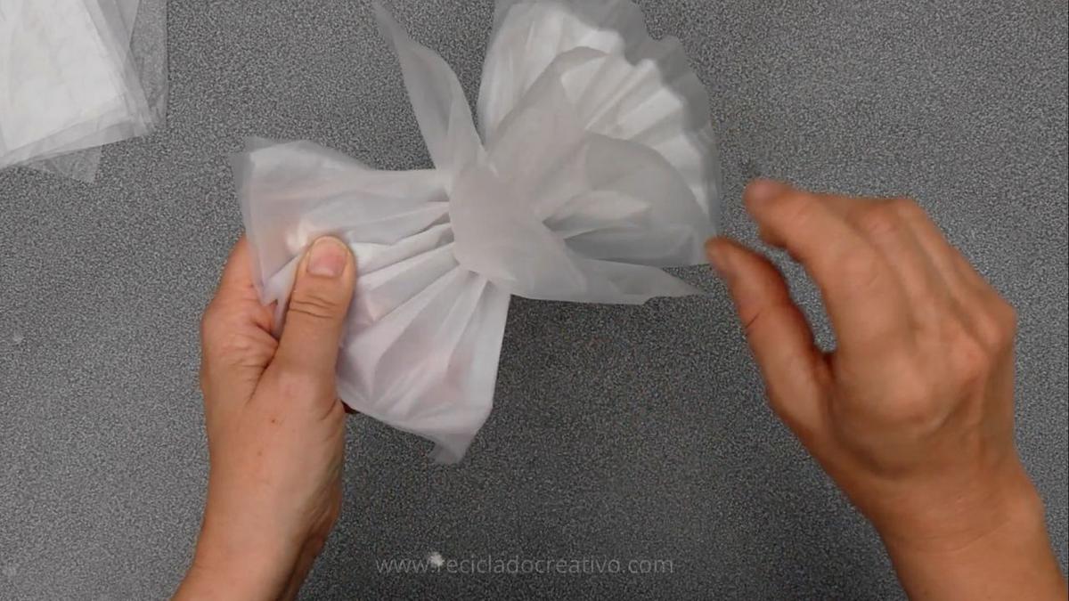 Lámpara reciclando plástico de bolsas o embalaje. Estilo nórdico Ikea Onda