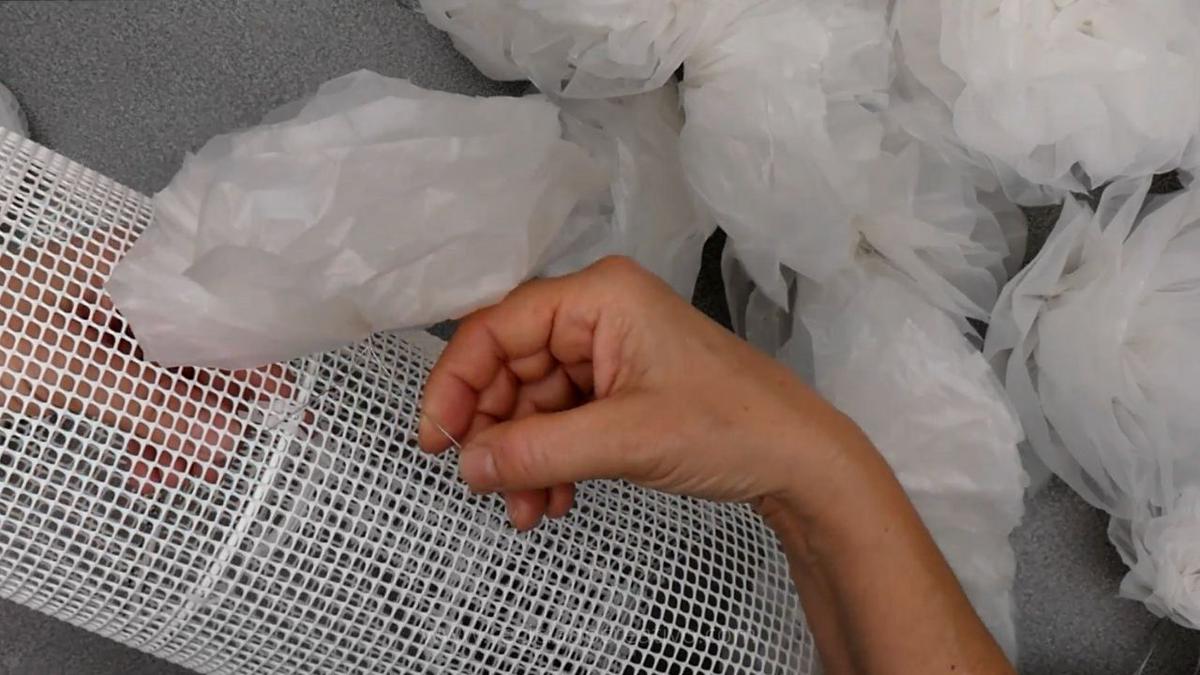 Lámpara reciclando plástico de bolsas o embalaje. Estilo nórdico Ikea Onda