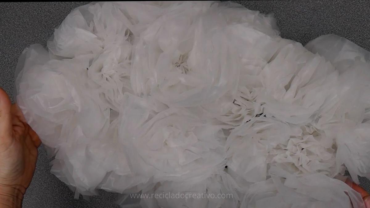 Lámpara reciclando plástico de bolsas o embalaje. Estilo nórdico Ikea Onda