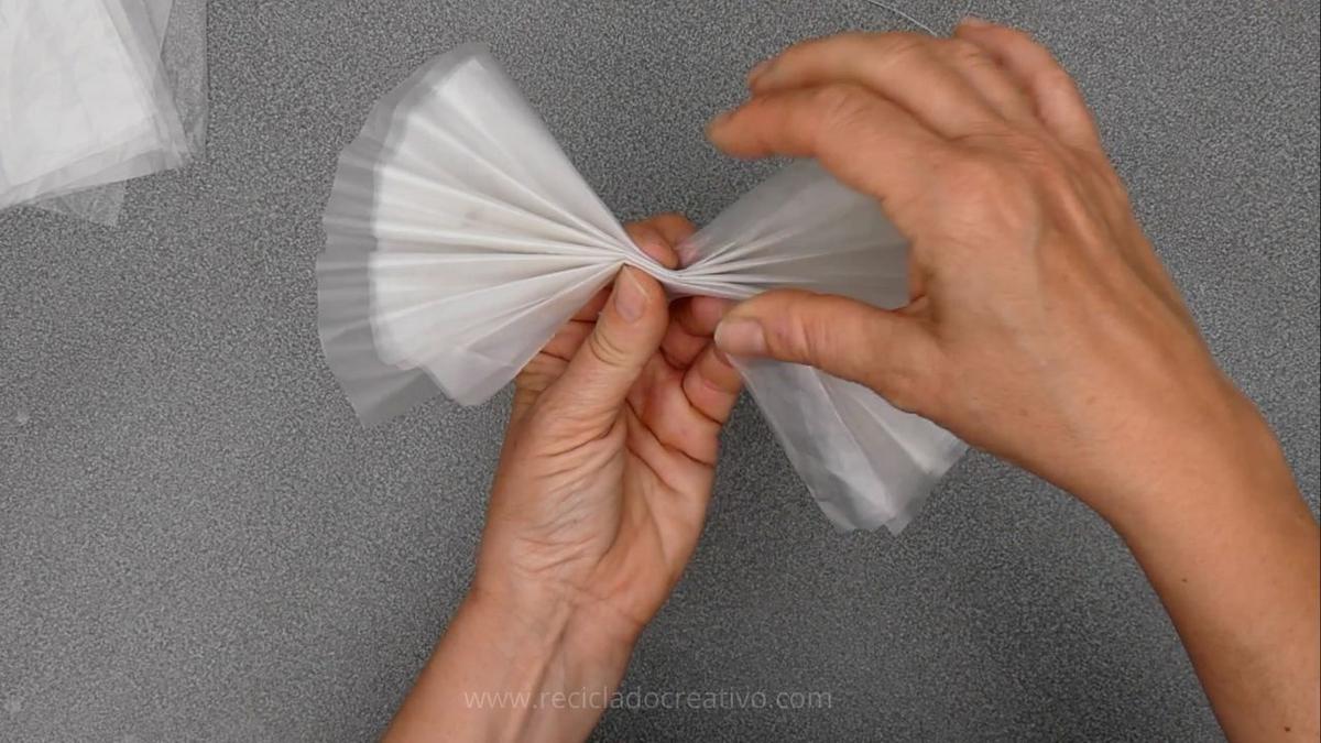 Lámpara reciclando plástico de bolsas o embalaje. Estilo nórdico Ikea Onda