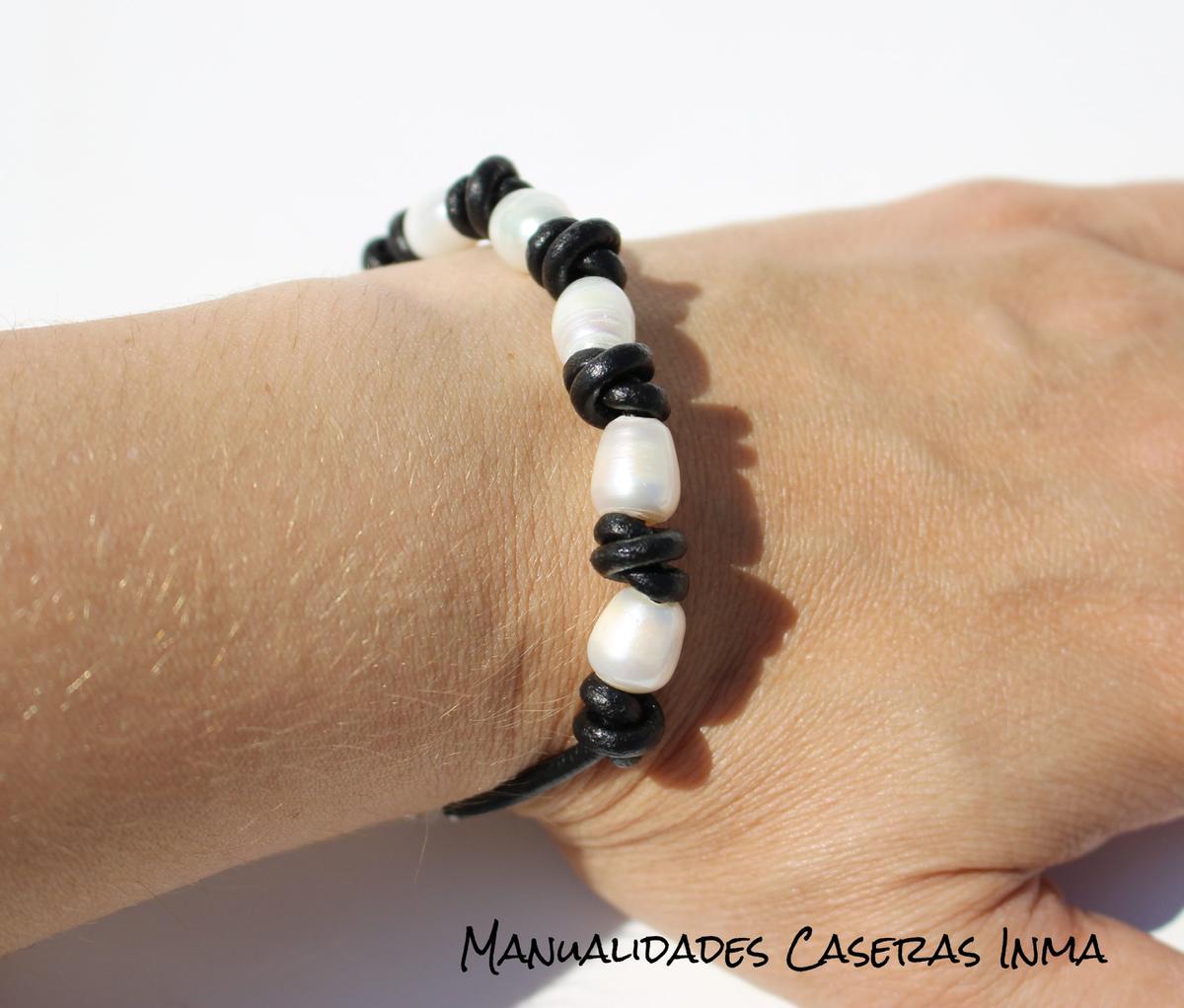 Manualidades Caseras Inma_ Pulsera nudo franciscano con cuero y perlas de rio