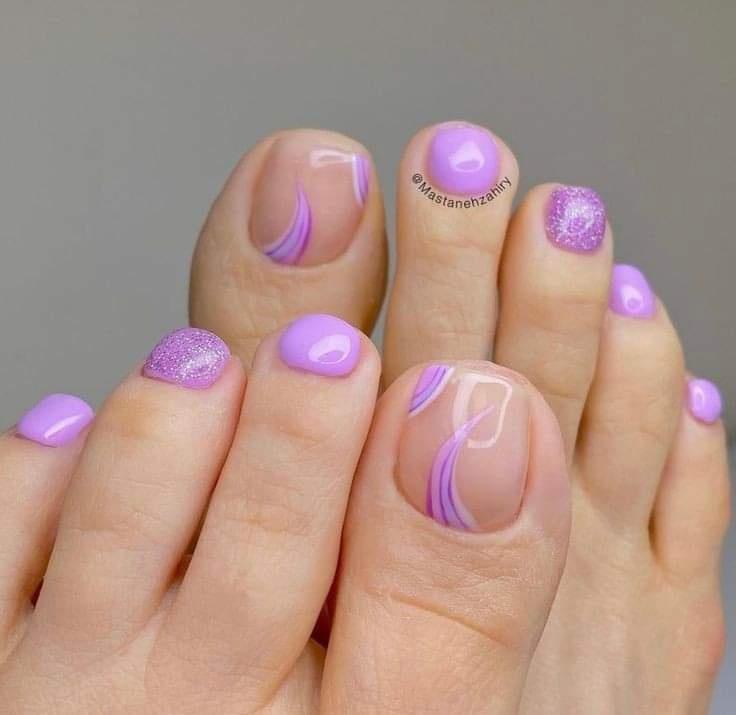 Pedicure en color lavanda