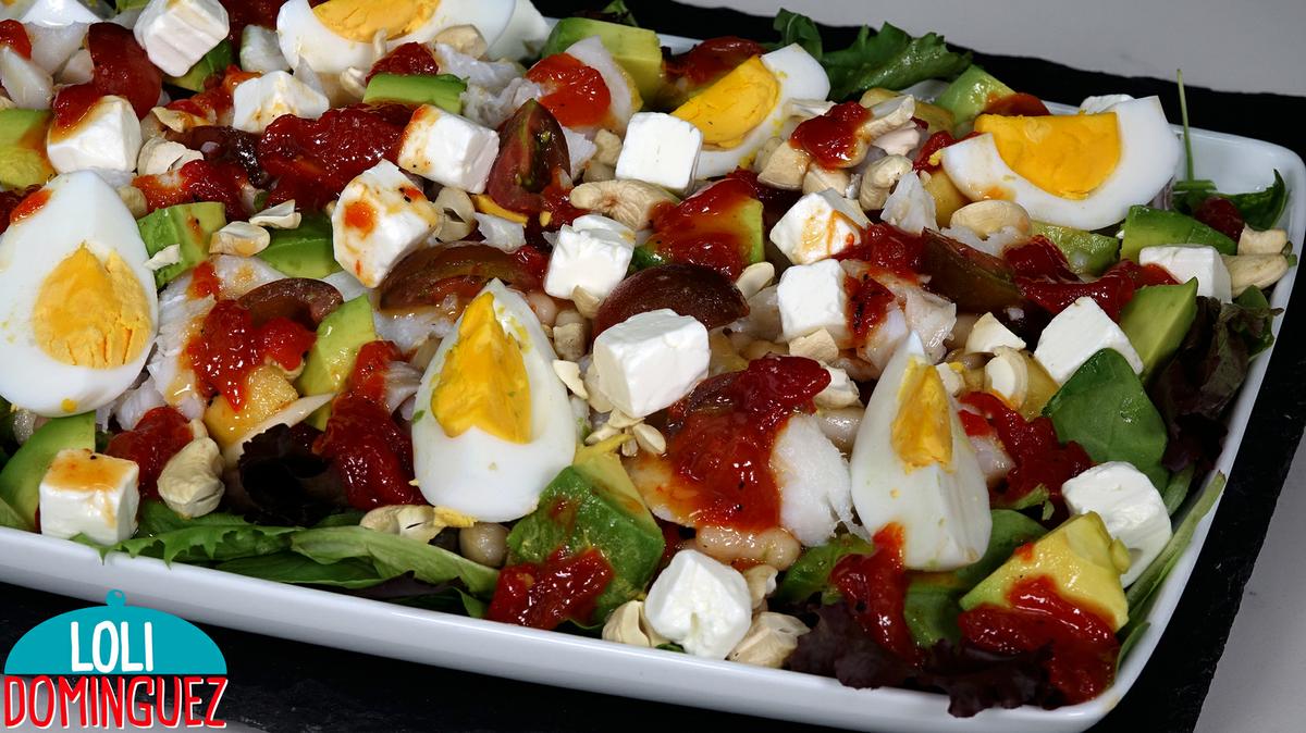 ENSALADA COMPLETA FÁCIL Y SALUDABLE. Esta receta es ideal para cualquier época del año, pero en verano es cuando mas nos apetece porque es refrescante, saludable, fácil y rápida de hacer así que no necesitamos estar mucho tiempo en la cocina