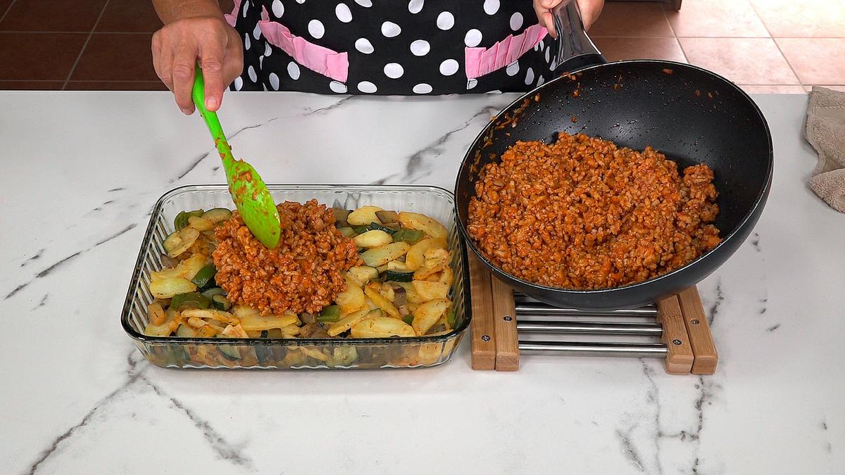 PASTEL DE CARNE CON PATATAS Y VERDURAS - Loli Domínguez - Foto 11