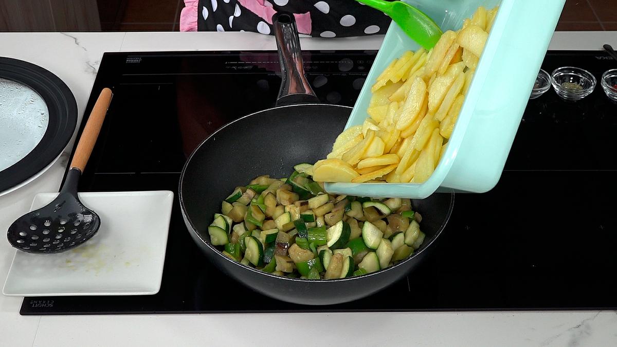 PASTEL DE CARNE CON PATATAS Y VERDURAS - Loli Domínguez - Foto 4