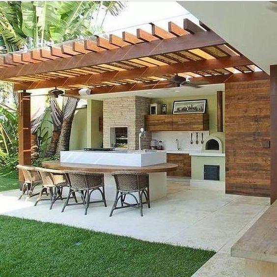 Terrazas con pérgolas de madera