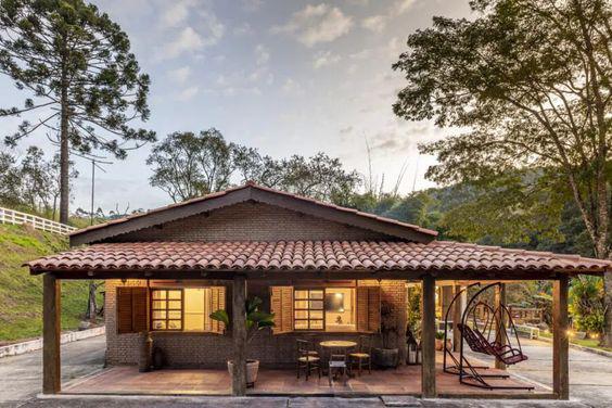 Terrazas rusticas de teja y madera