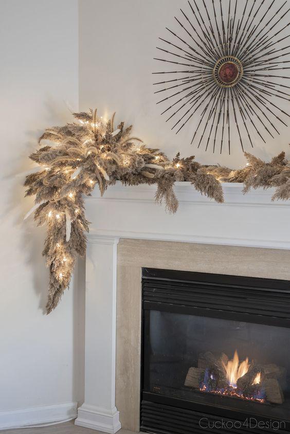 Decoración de chimeneas con pampas y hojas de palma