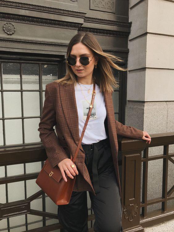 Outfits con blazer café