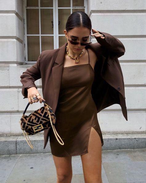 Looks con vestidos café para otoño
