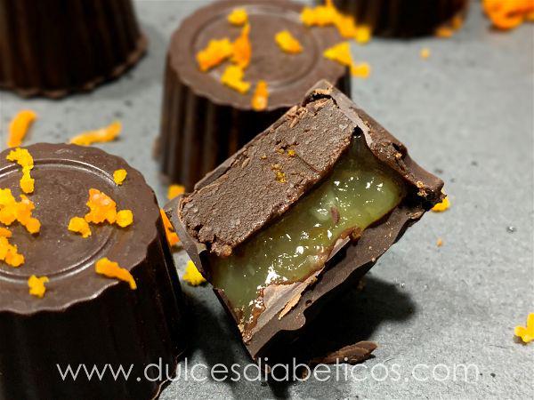 Bombones de chocolate rellenos de naranja sin azucar