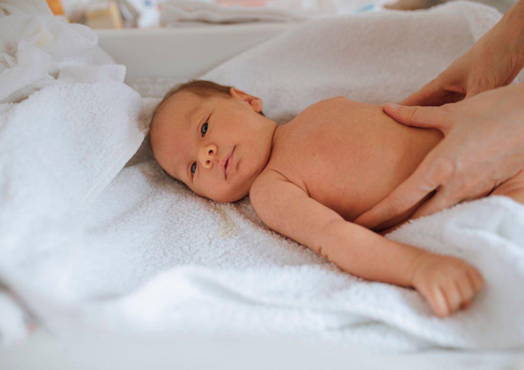 Cómo aliviar los cólicos del bebé