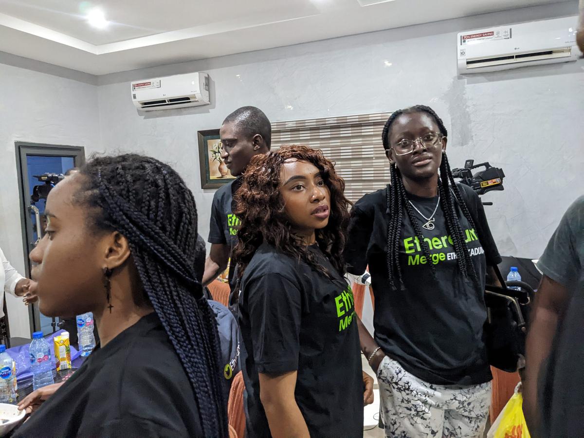 PXL 20220924 184132705 a escala