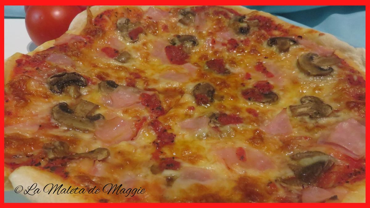 pizza con jamón y champiñones