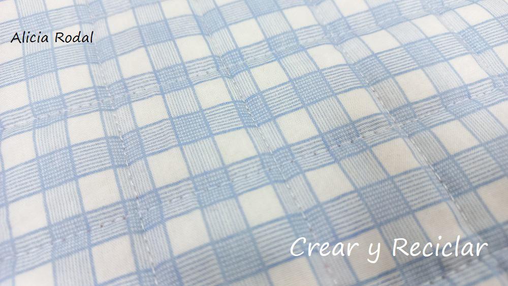 En este tutorial te enseño cómo hacer tu propio estuche, forro o funda para una botella de vidrio o termo, para llevar a donde quieras y al mismo tiempo protegerla. Lo mejor de todo es que lo vamos a hacer con materiales reciclados, es fácil y el resultado es muy útil y práctico.