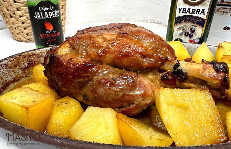 Codillo al horno con patatas