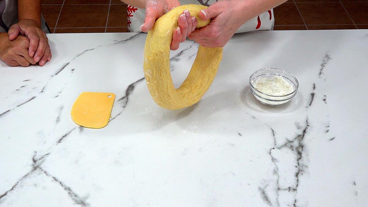 ROSCÓN DE REYES CON ESBIETA Y SU MEJOR ROSCÓN - Loli Domínguez - Foto12