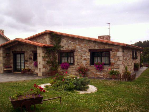 Casas clásicas rústicas pequeñas