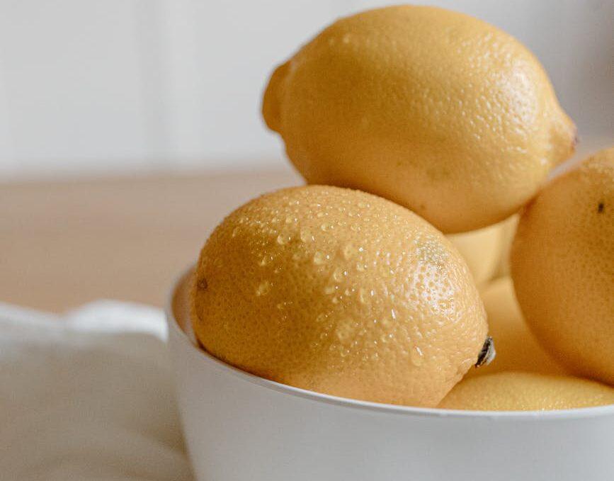 cómo usar el limón en tu rutina de belleza