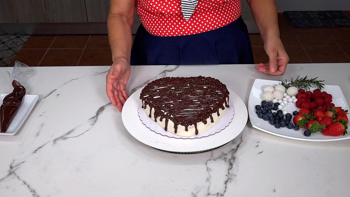 Tarta especial San Valentín 2023 - Loli Domínguez - Foto 23