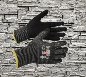 En muchas de las cosas que hacemos a diario en nuestra casa, tareas domésticas, trabajos manuales, deberíamos pensar más en serio, cual es el tipo de ropa, zapatos y accesorios de protección y seguridad que utilizamos, para evitar riesgos innecesarios que nos puedan llevar directos a urgencias.
