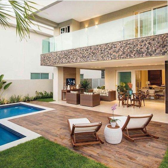 Terrazas abiertas con piscina